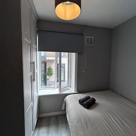 Liffey Boardwalk 3br Near Ha'penny Br & Temple Bar Apartment